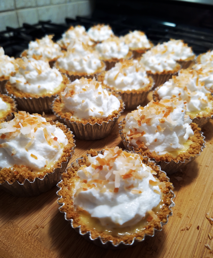 Coconut Cream Pie Cups 🥥💛

