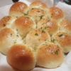 Garlic Butter Dinner Rolls