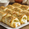 Cheesy Garlic Butter Rollups – Gooey, Buttery & Irresistible 🧈🧀